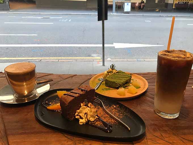 choco cake and matcha cake in a plate